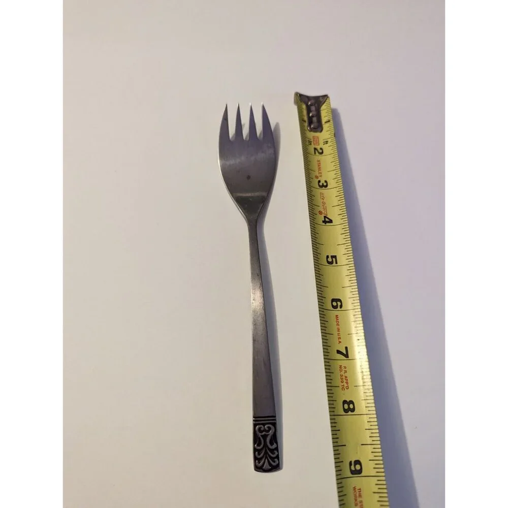 VTG‎ CARLYLE Hong Kong stainless cameo pattern serving fork replacement
